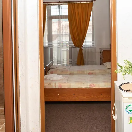 комплекс плавис Otel Tryavna