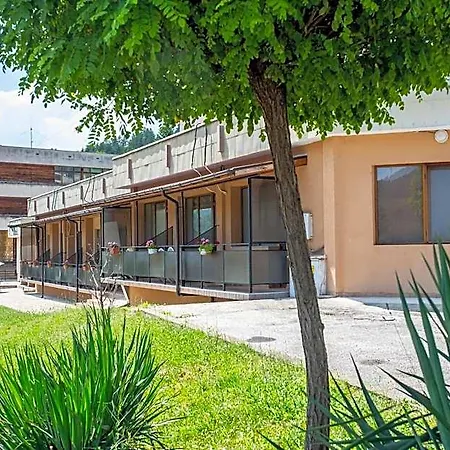 комплекс плавис Hotel Tryavna
