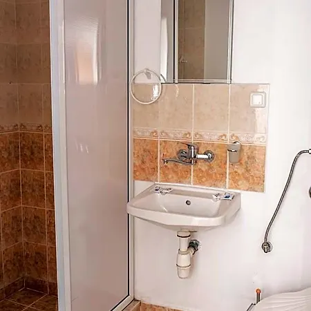 Hotel комплекс плавис 2*