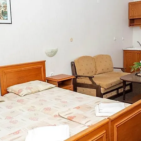 Hotel комплекс плавис 2*